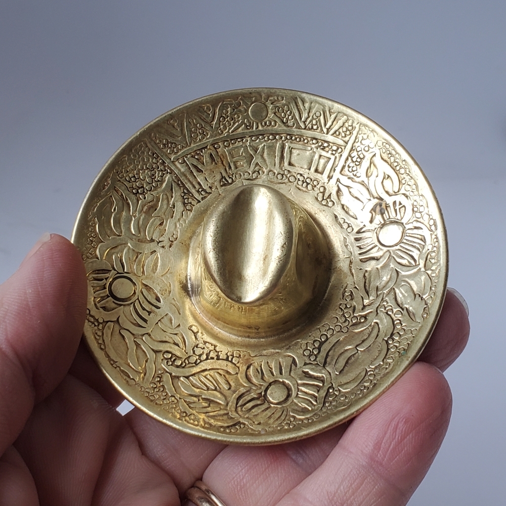 Brass Mexican Sombrero Hat Ashtray Vtg Souvenir of Mexico Engraved Collectible